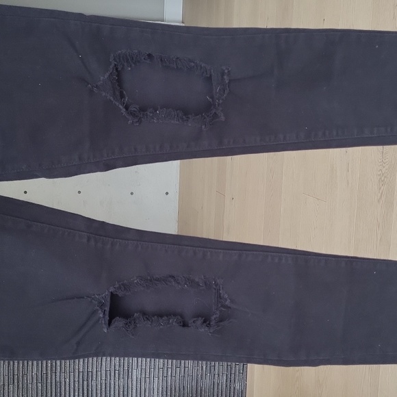 Levi's Ripped Jeans - Picture 2 of 5